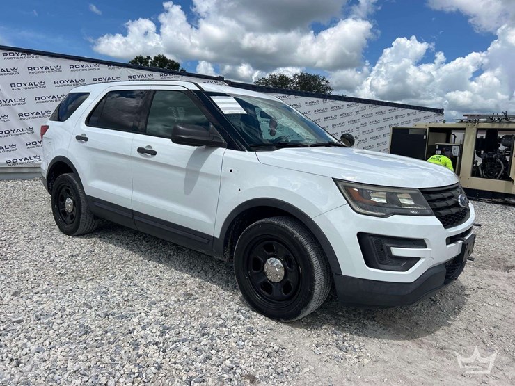 2018-ford-explorer-image-2