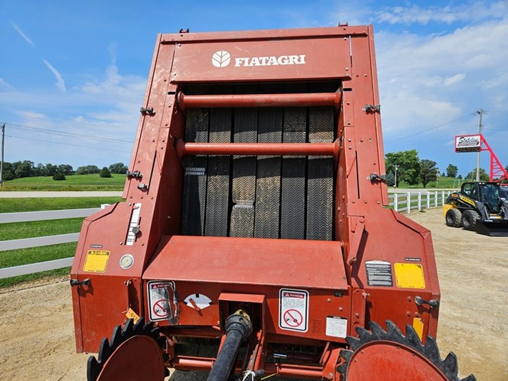 hesston-550-image-14