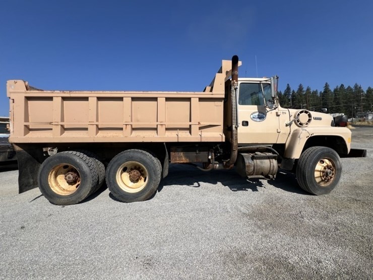 1991-ford-lt9000-image-1
