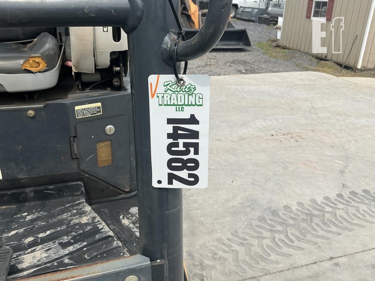 2016-deere-35g-image-19