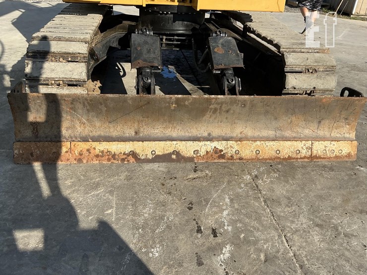 2021-caterpillar-310-image-12