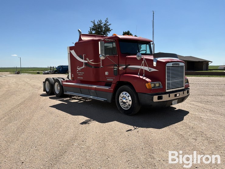 1995-freightliner-fld112-image-3