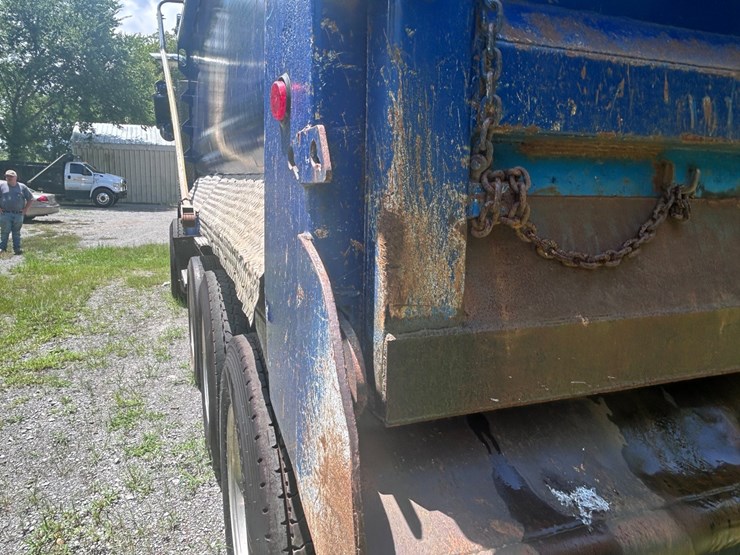 2005-kenworth-t800-image-21