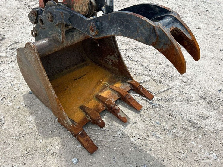 2019-kubota-kx71-3s-image-13