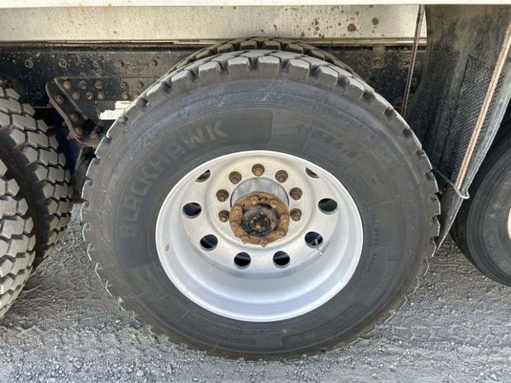2015-western-star-4900sb-image-40