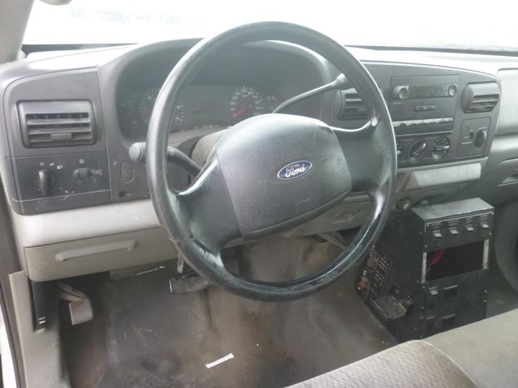 2005-ford-f450-image-15