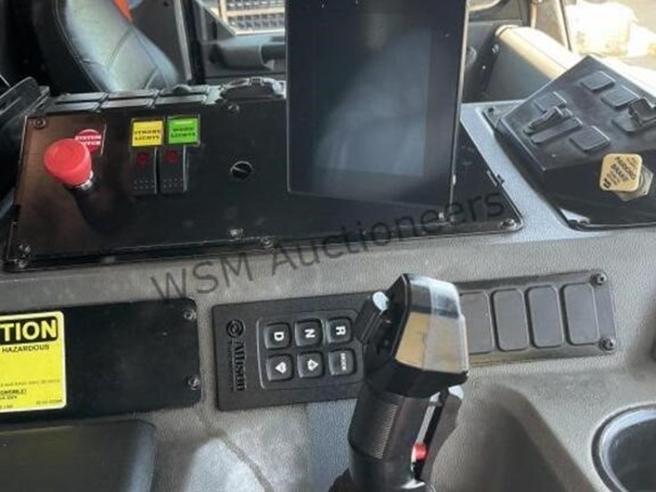 2018-peterbilt-520-image-21