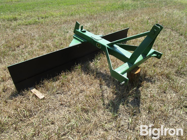 john-deere-8-image-1
