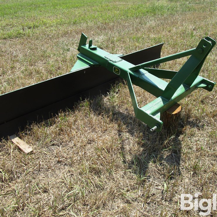 JOHN DEERE 8