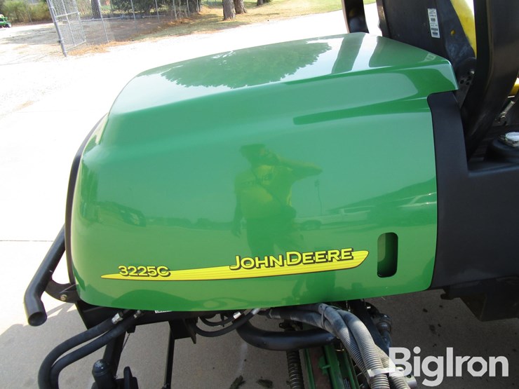 john-deere-3225c-image-9
