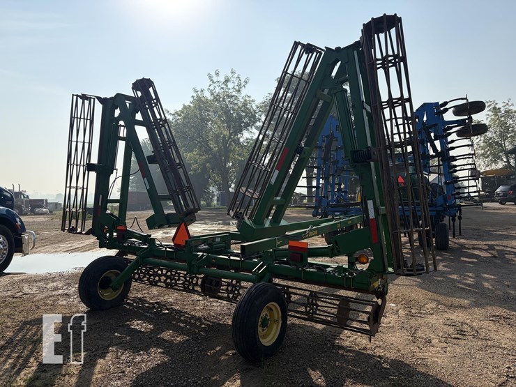 john-deere-200-image-3