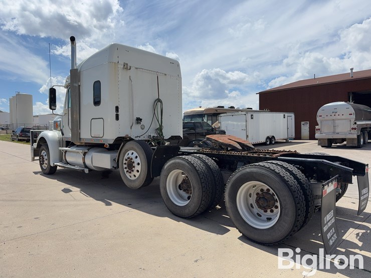 2013-freightliner-coronado-132-image-7