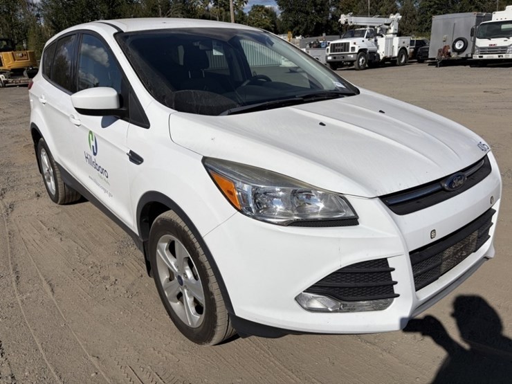 2015-ford-escape-se-image-2