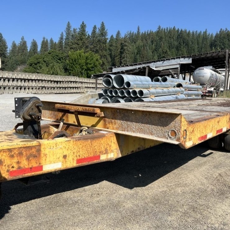 1995 Gem State Tri-Axle Equipment Trailer