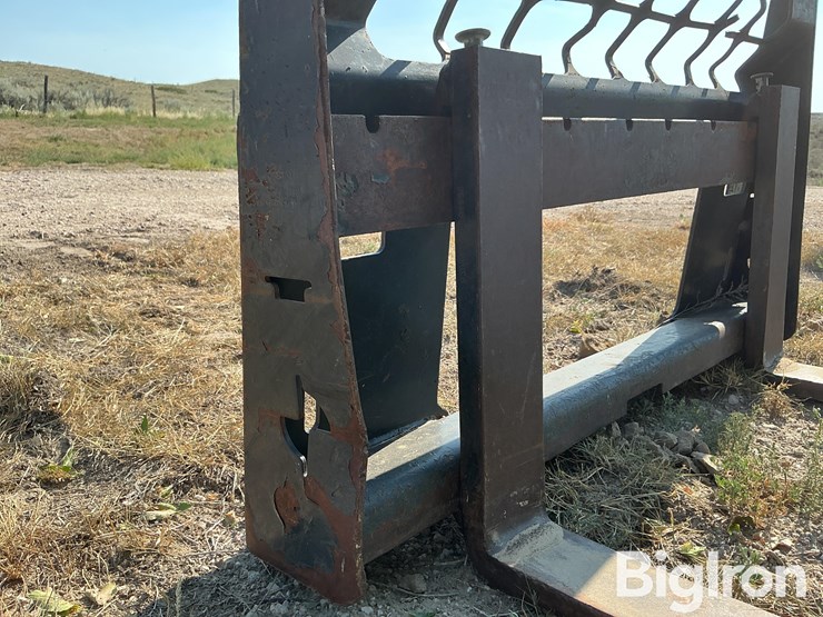 bobcat-pallet-forks-image-15