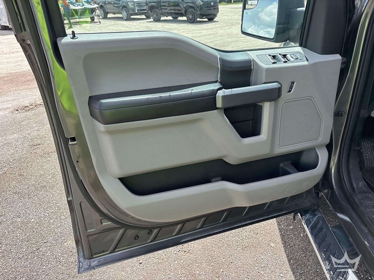 2018-ford-f150-image-8