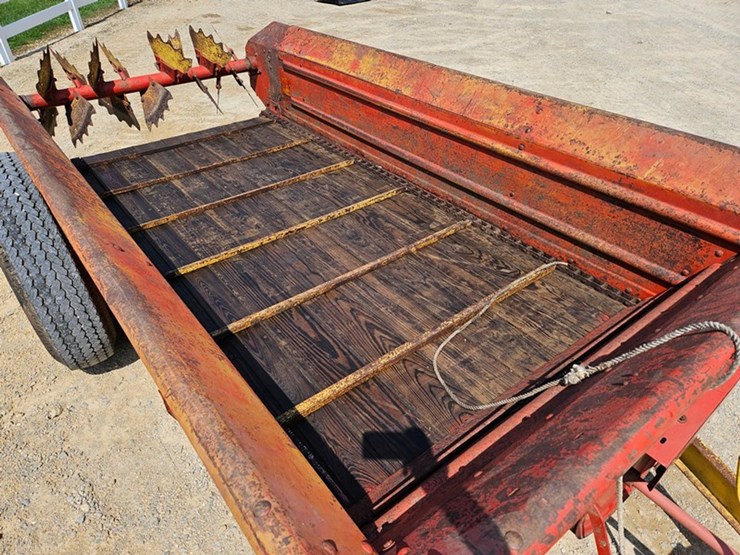 new-holland-512-image-14
