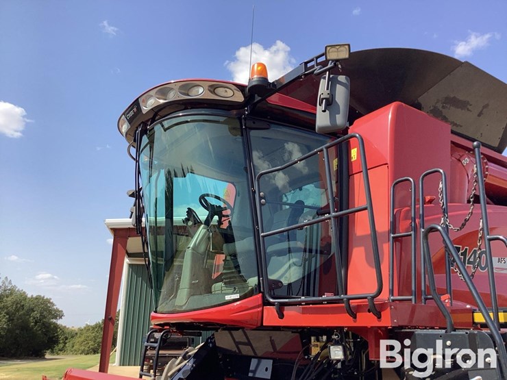 2014-case-ih-7140-image-12
