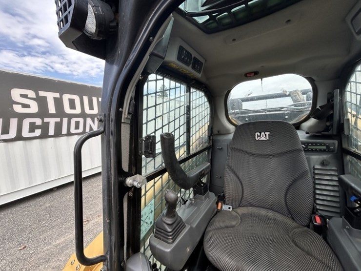 2023-caterpillar-299d3-xe-image-16