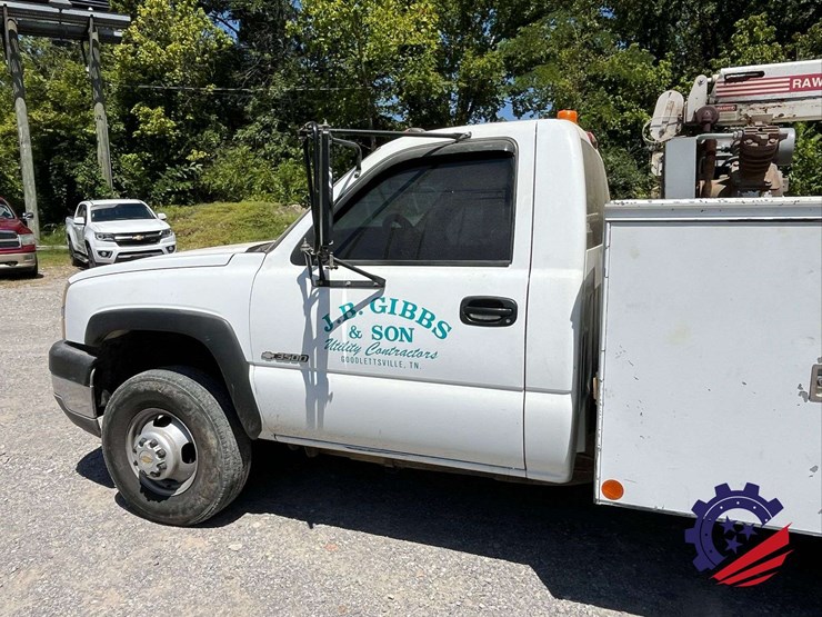 2003-chevrolet-silverado-3500-image-18
