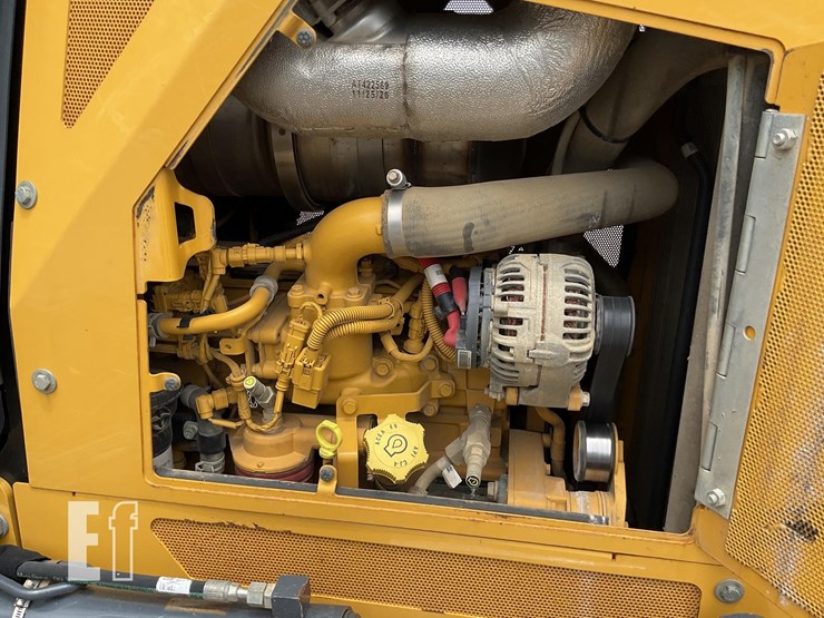 2021-deere-650k-lgp-image-18