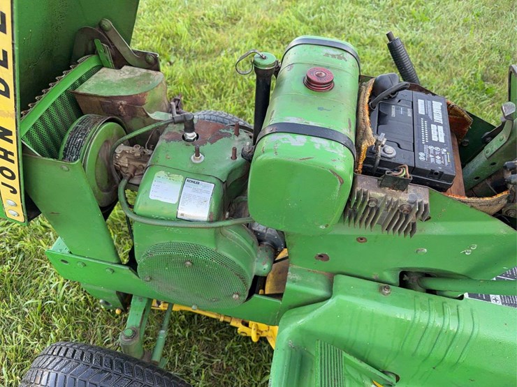 john-deere-110-image-12