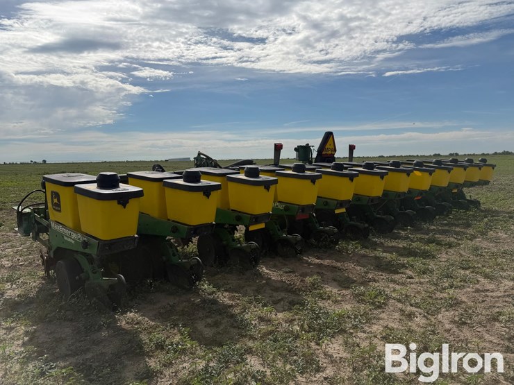 john-deere-1710-image-7
