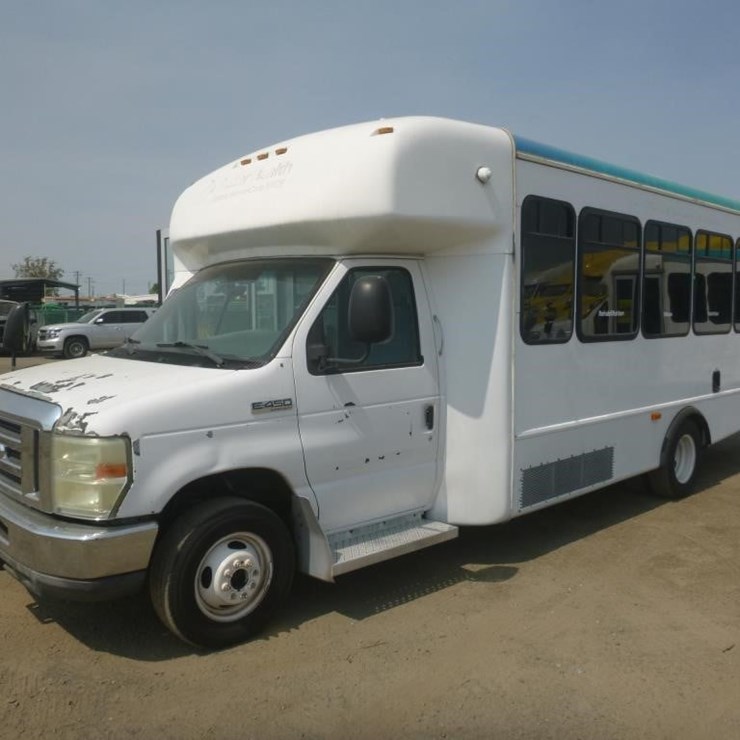 2008 FORD E450