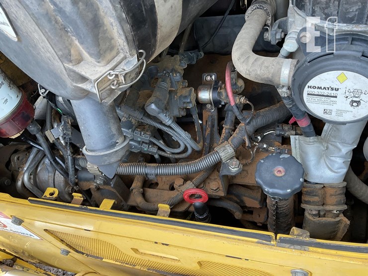 2015-komatsu-d61ex-23-image-19