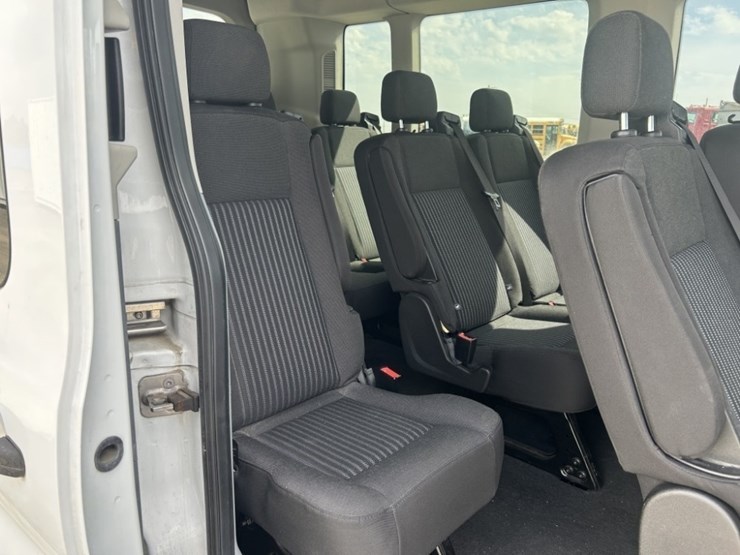 2017-ford-transit-image-27