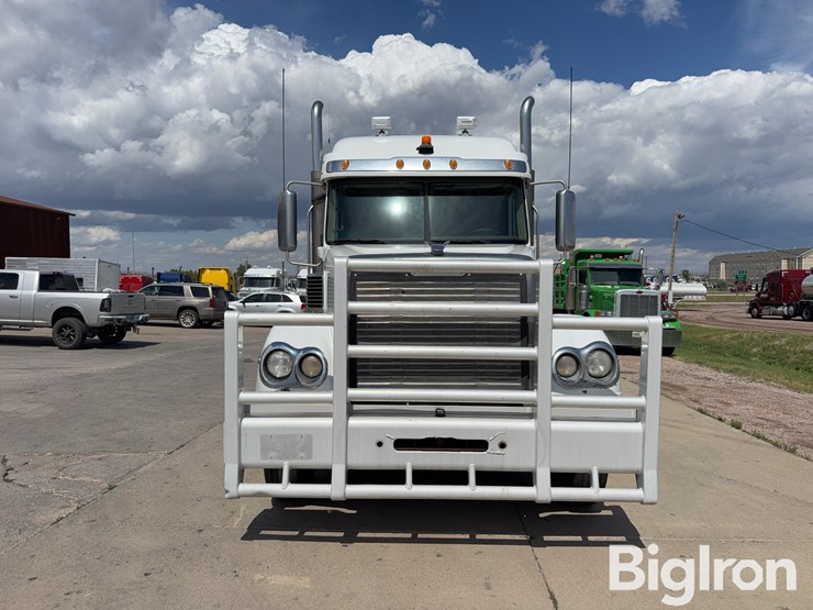 2013-freightliner-coronado-132-image-2