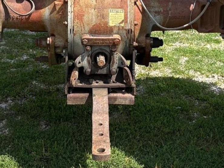 1968-massey-ferguson-180-image-9