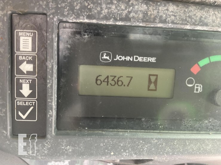 2016-deere-318e-image-15