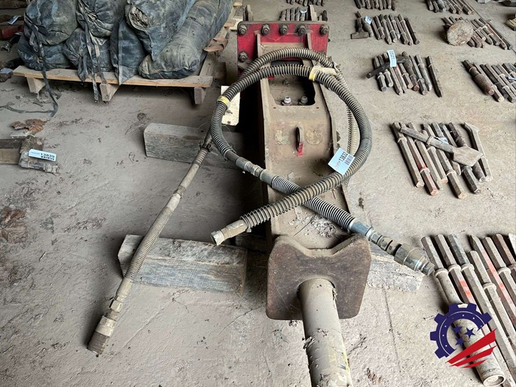 ca-cal-1200-hydraulic-hammer-excavator-attachment-image-7