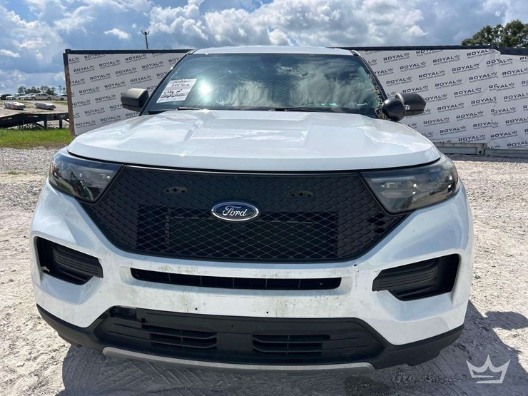 2020-ford-explorer-image-26