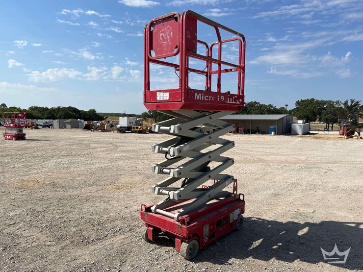 mec-scissor-lift-image-3
