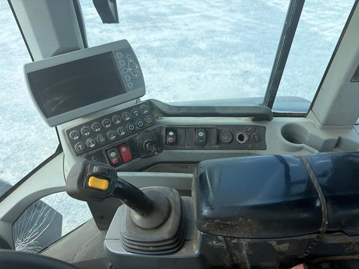 2015-caterpillar-924k-image-15