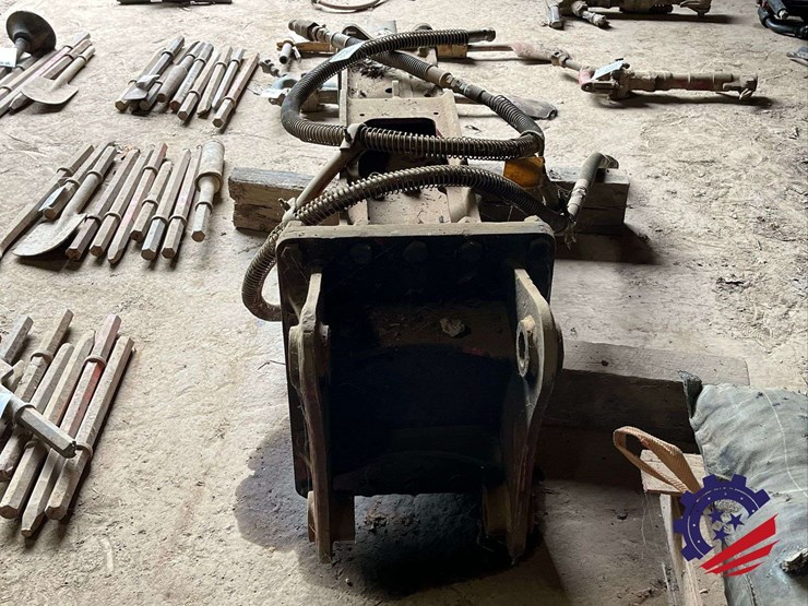 ca-cal-1200-hydraulic-hammer-excavator-attachment-image-3