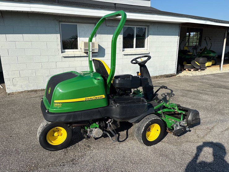2022-john-deere-14-image-9