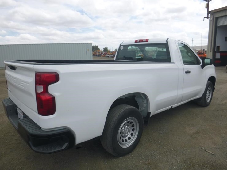 2020-chevrolet-1500-image-3
