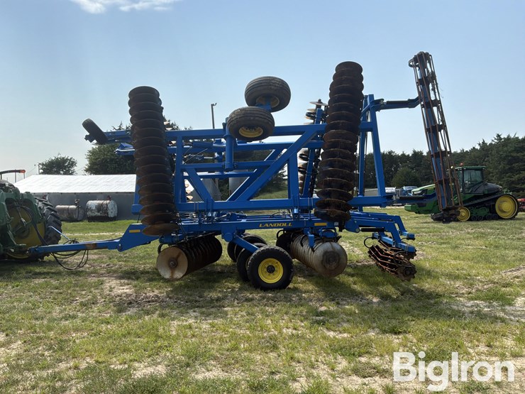2010-landoll-7431-33-image-8