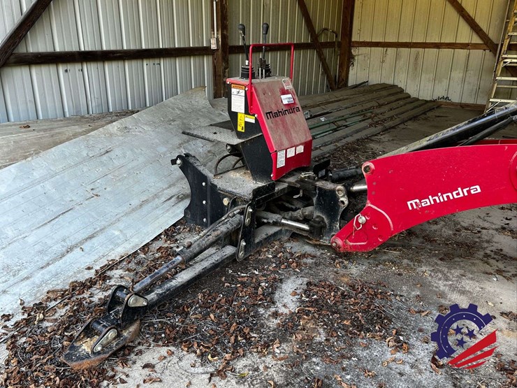 mahindra-1538b-farm-tractor-backhoe-attachment-image-11