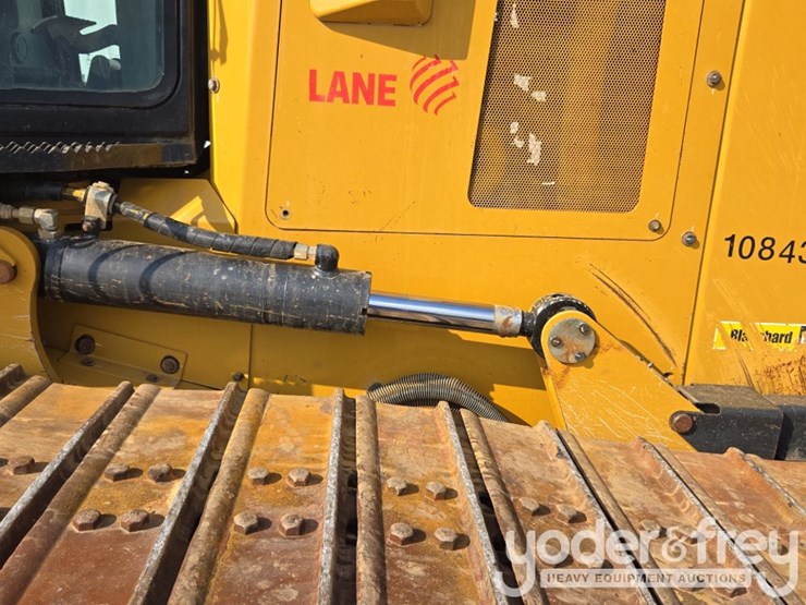 2020-caterpillar-d6k2-lgp-image-21