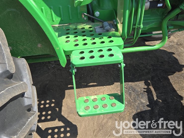 2016-john-deere-5055e-image-26