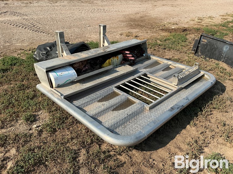 merritt-headache-rack-w/chains-and-tarp-image-7