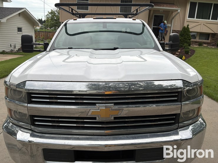 2016-chevrolet-silverado-3500-image-17