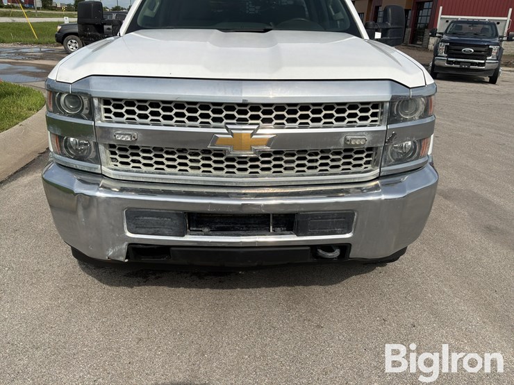 2019-chevrolet-silverado-2500-image-13