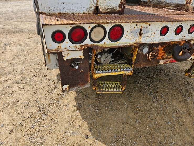 2001-international-4900-image-16