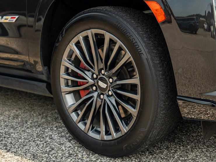 2024-cadillac-escalade-esv-image-25
