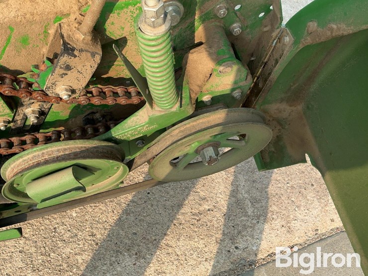 2017-john-deere-635f-image-13